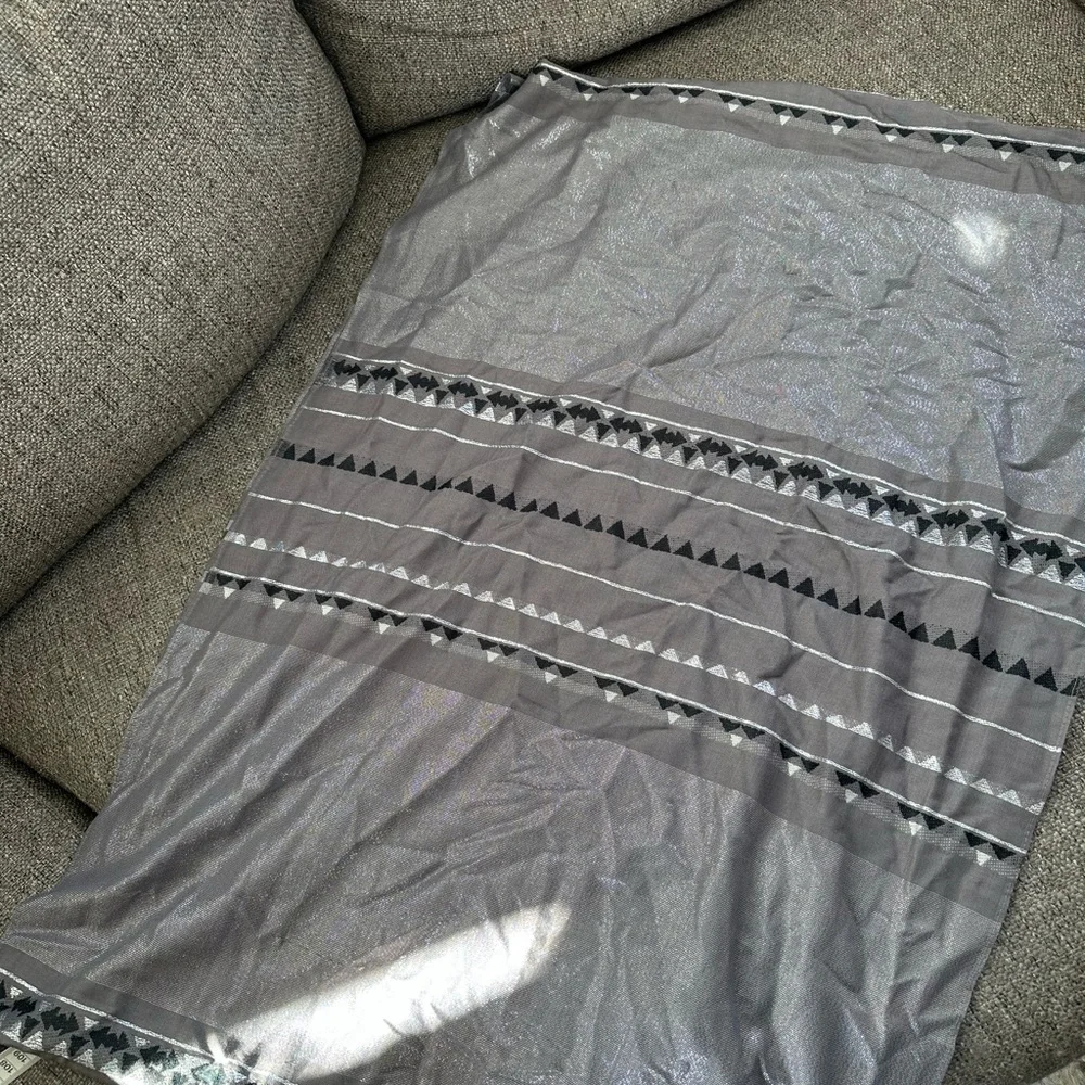 Apt 9 Women’s Gray Aztec Infinity Scarf